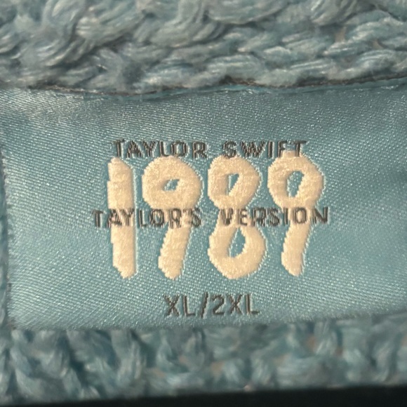 1989 Taylor’s Version Cardigan; XL/2XL - Picture 2 of 7